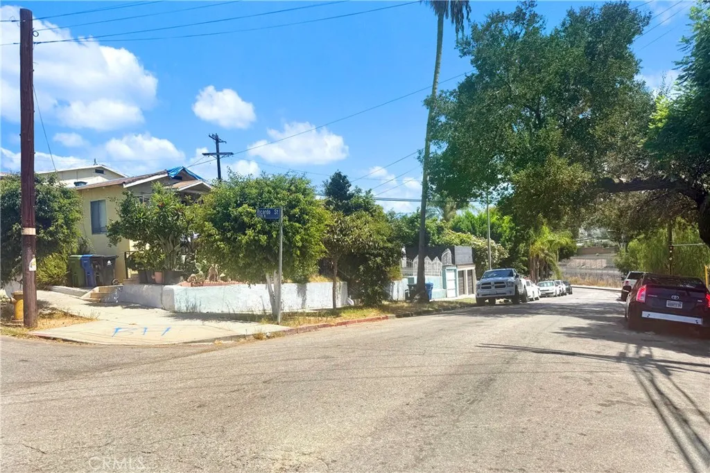 main property photo 17