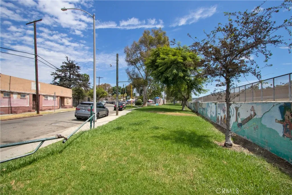 main property photo 19