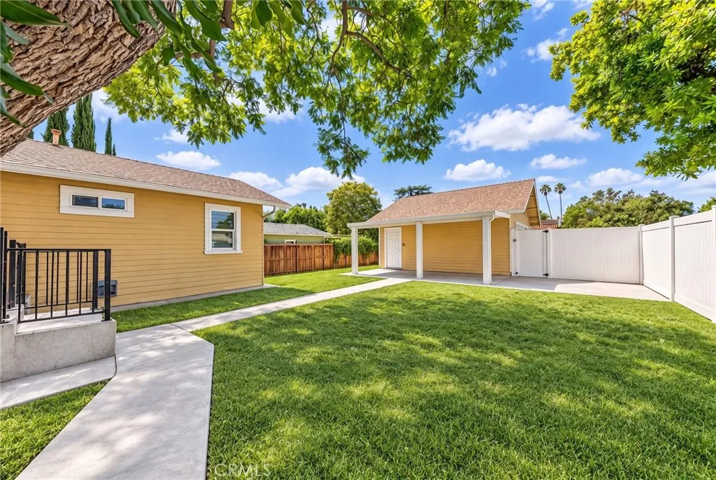 main property photo 40