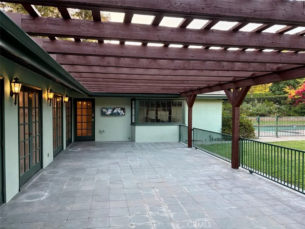 main property photo 40