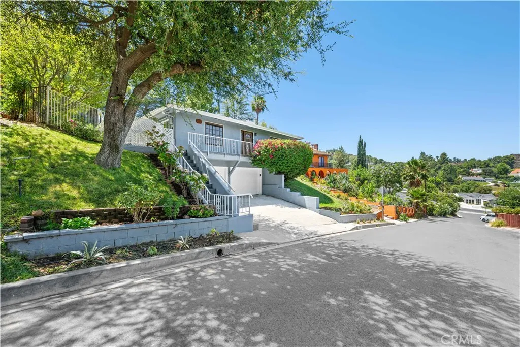 main property photo 44
