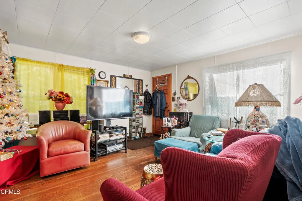 main property photo 28