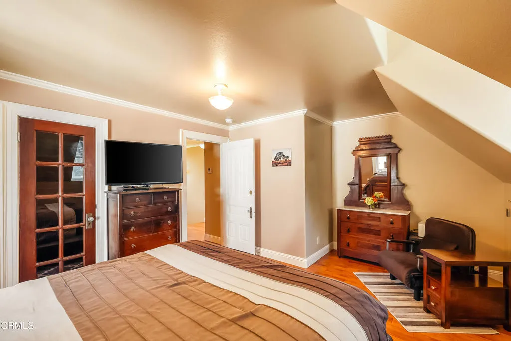 main property photo 25