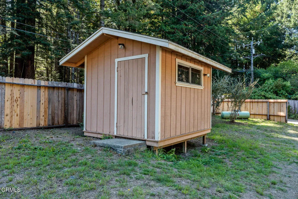 main property photo 25