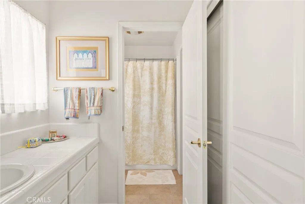 property viewer photo 42