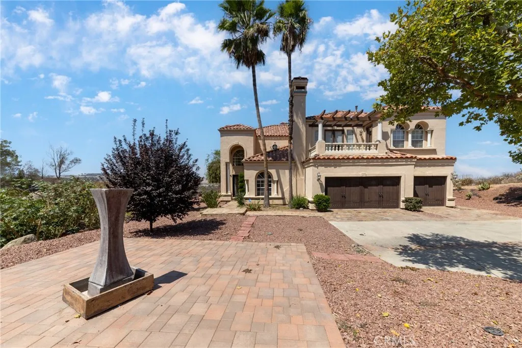 main property photo 16