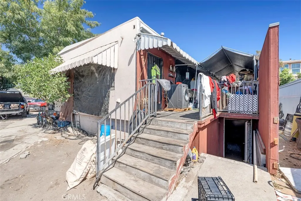 main property photo 40