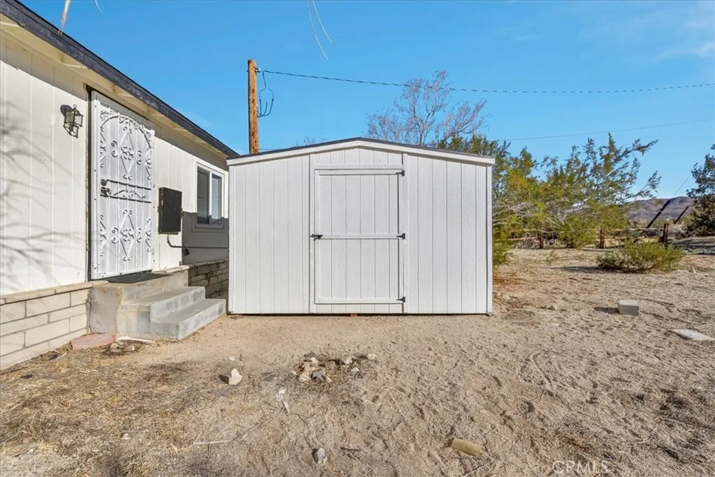 main property photo 32