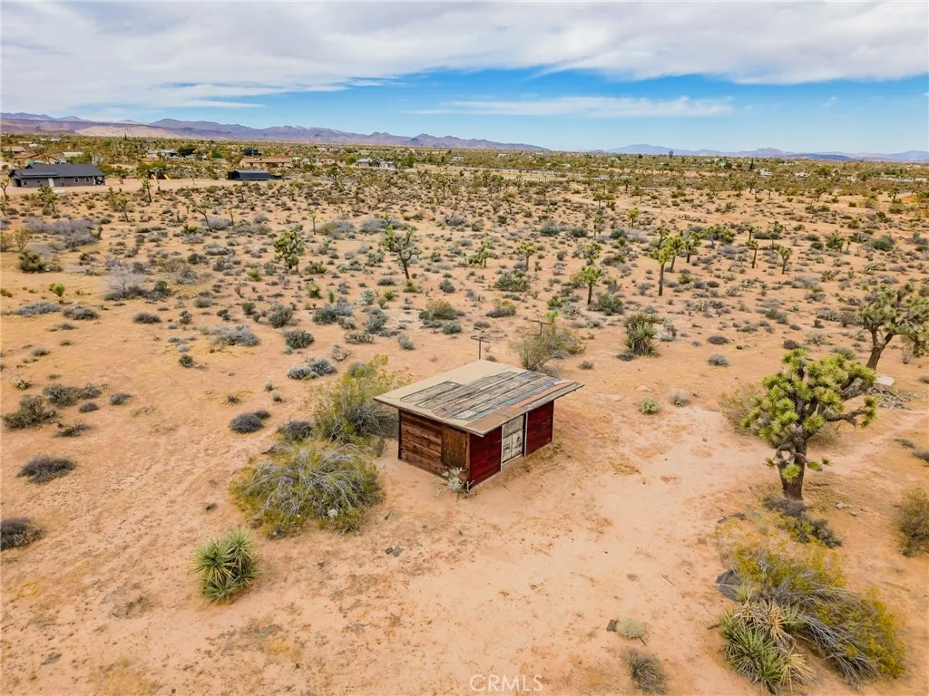 main property photo 32