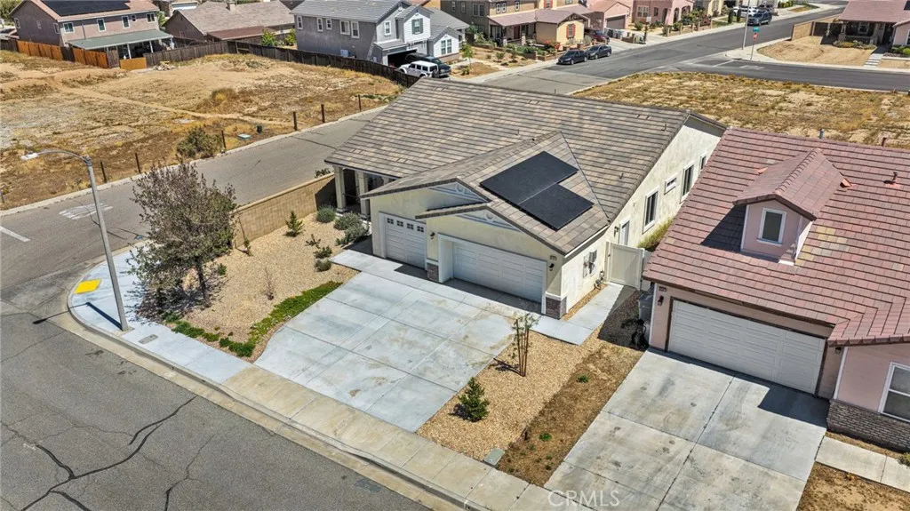 main property photo 40