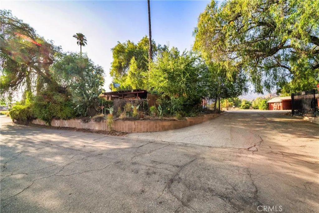 main property photo 50