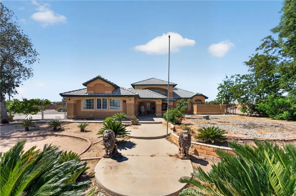 main property photo 2