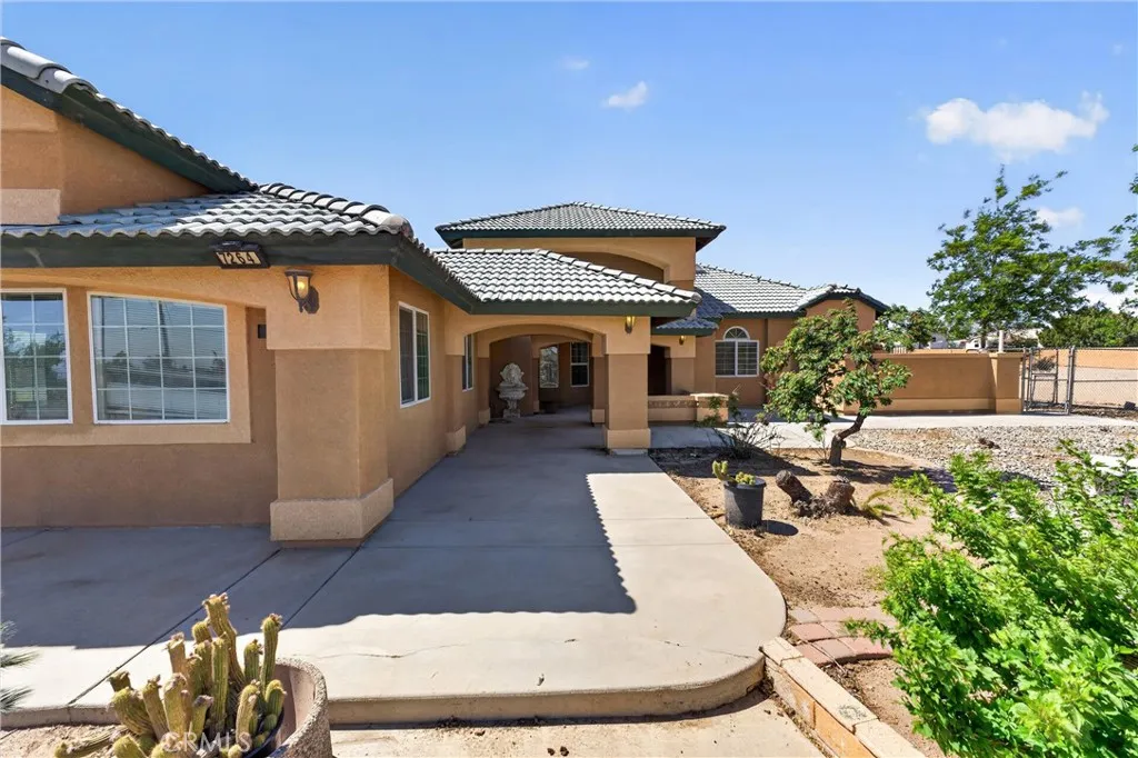 main property photo 3