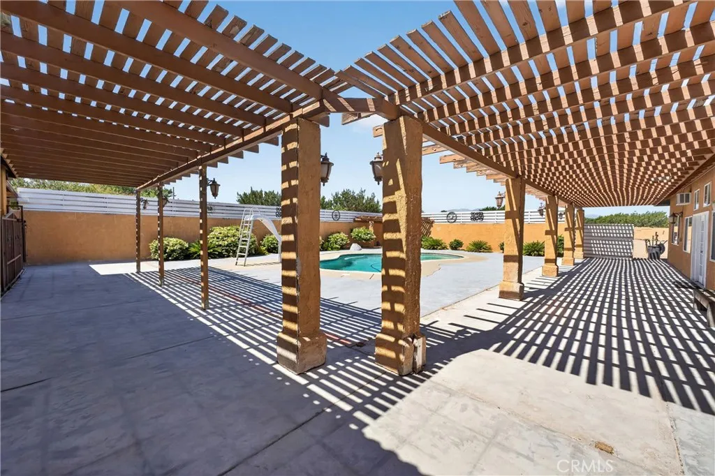 main property photo 41