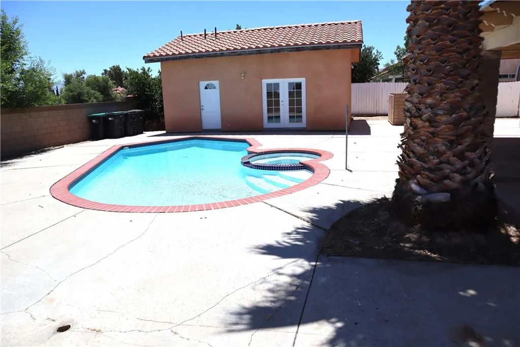 main property photo 13