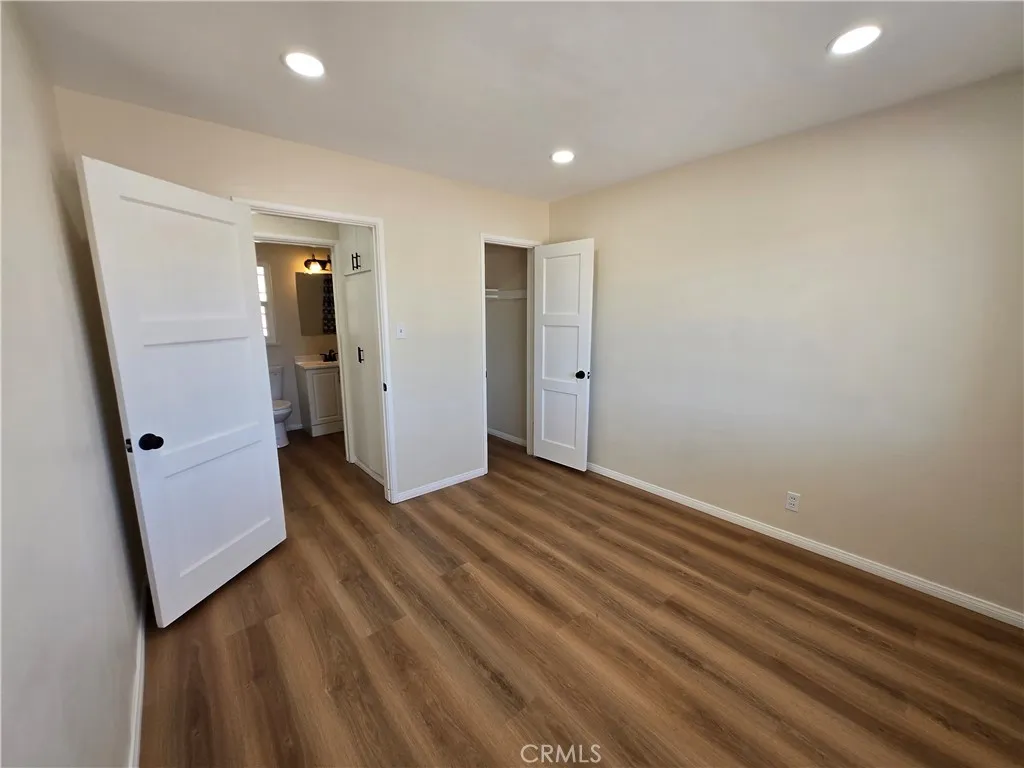 property viewer photo 9