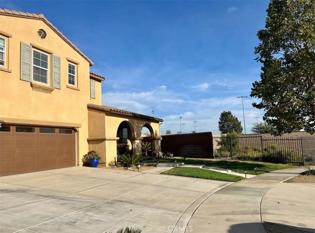 main property photo 1