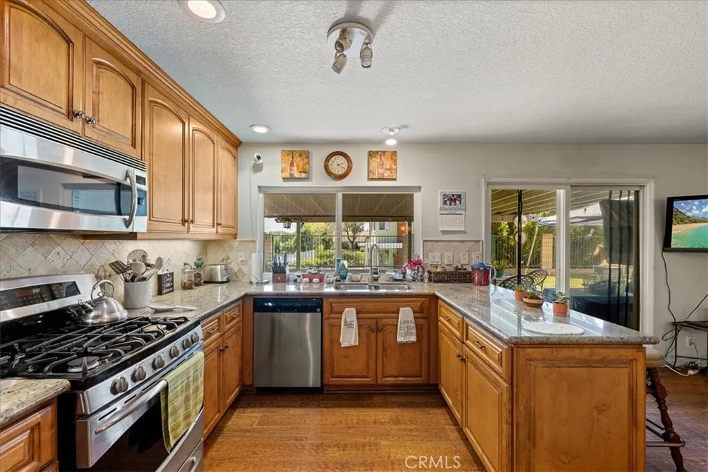 main property photo 6