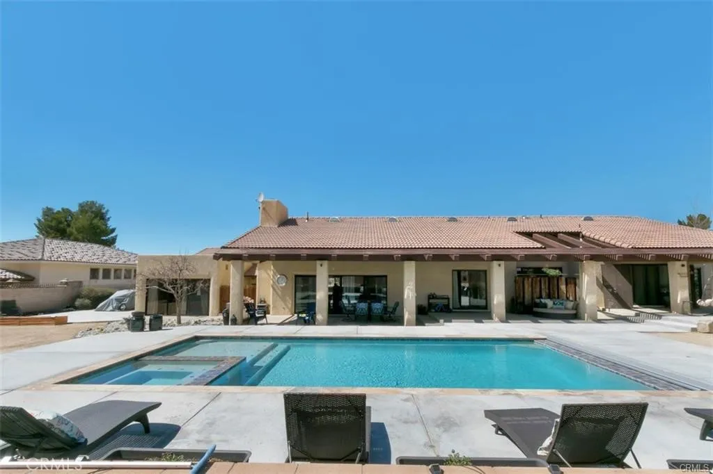 main property photo 30