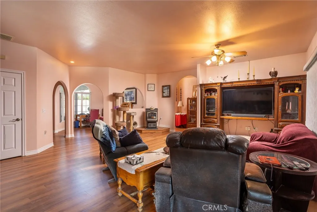 main property photo 7
