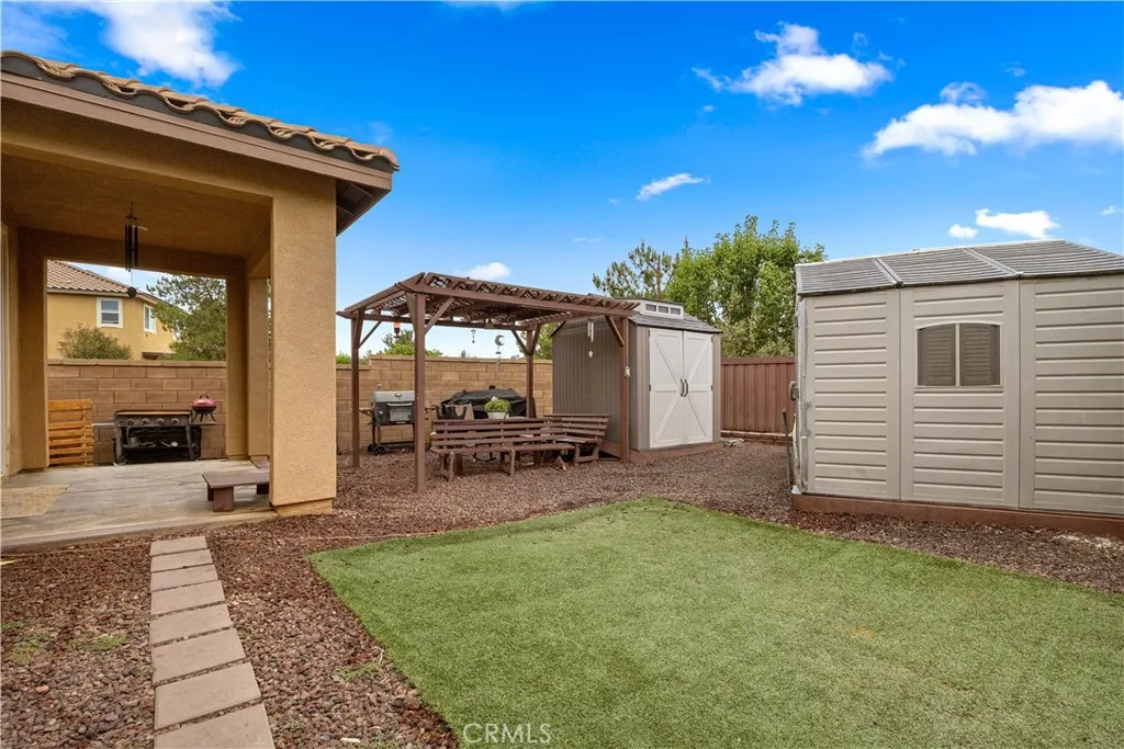 main property photo 17