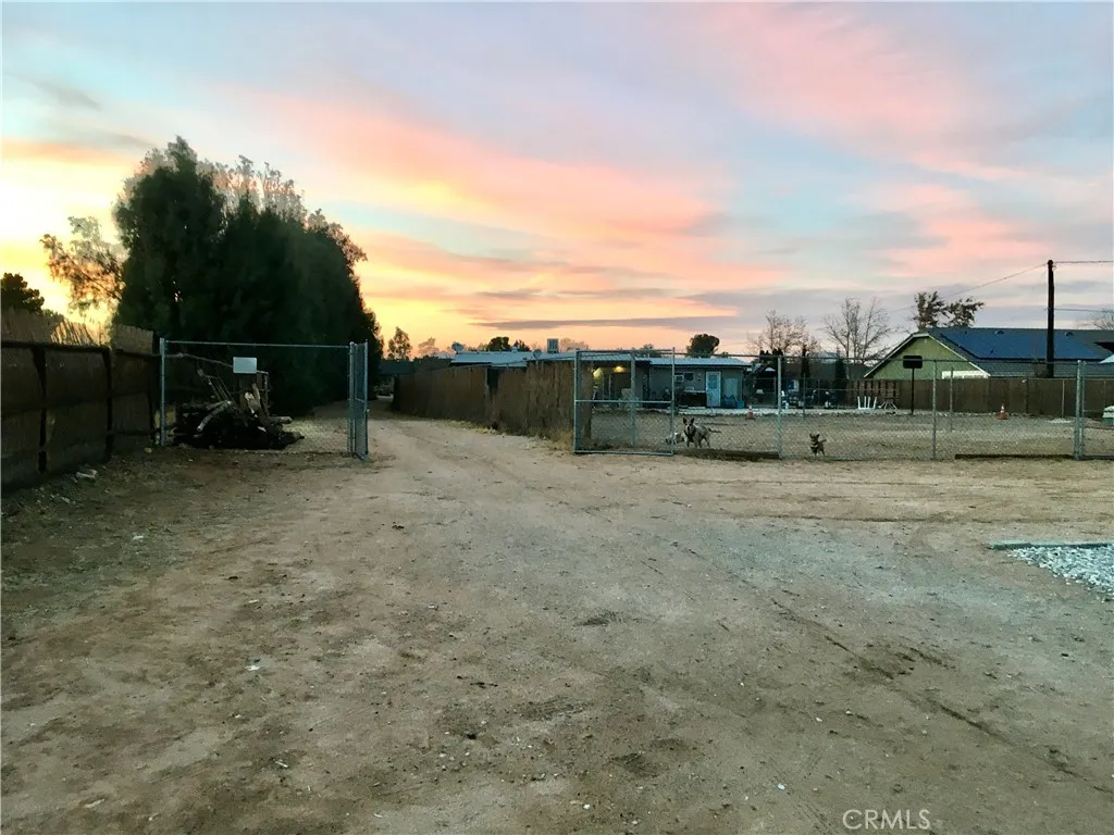 main property photo 28