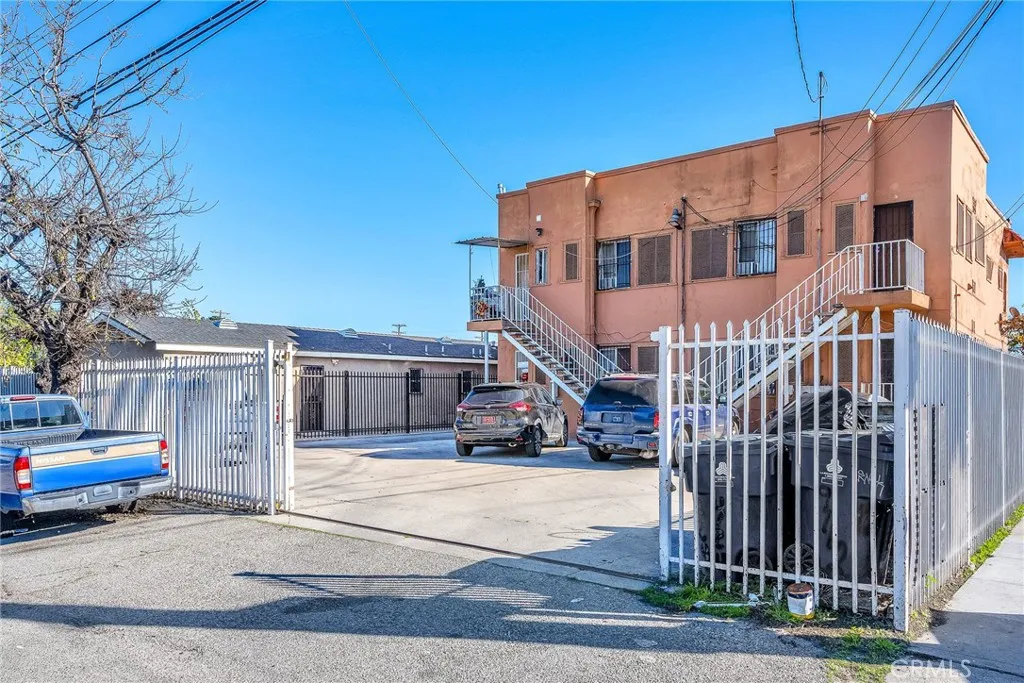 main property photo 5