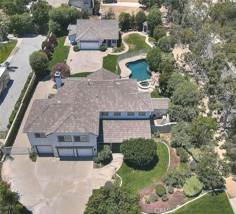 main property photo 65