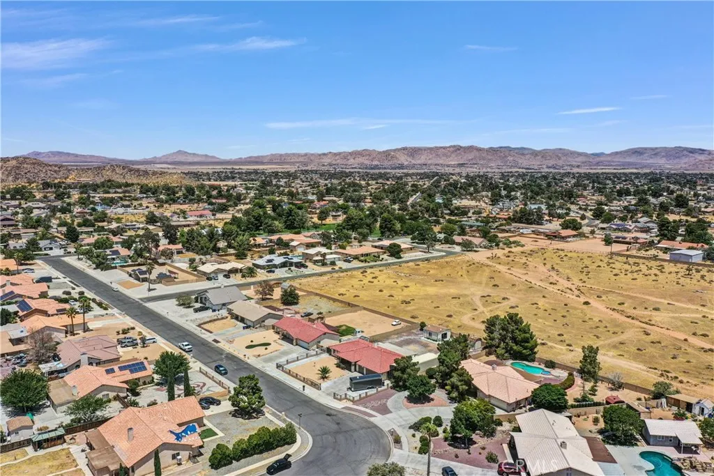 main property photo 41