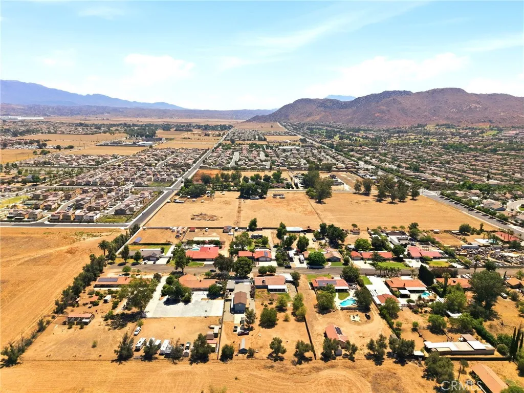 main property photo 59