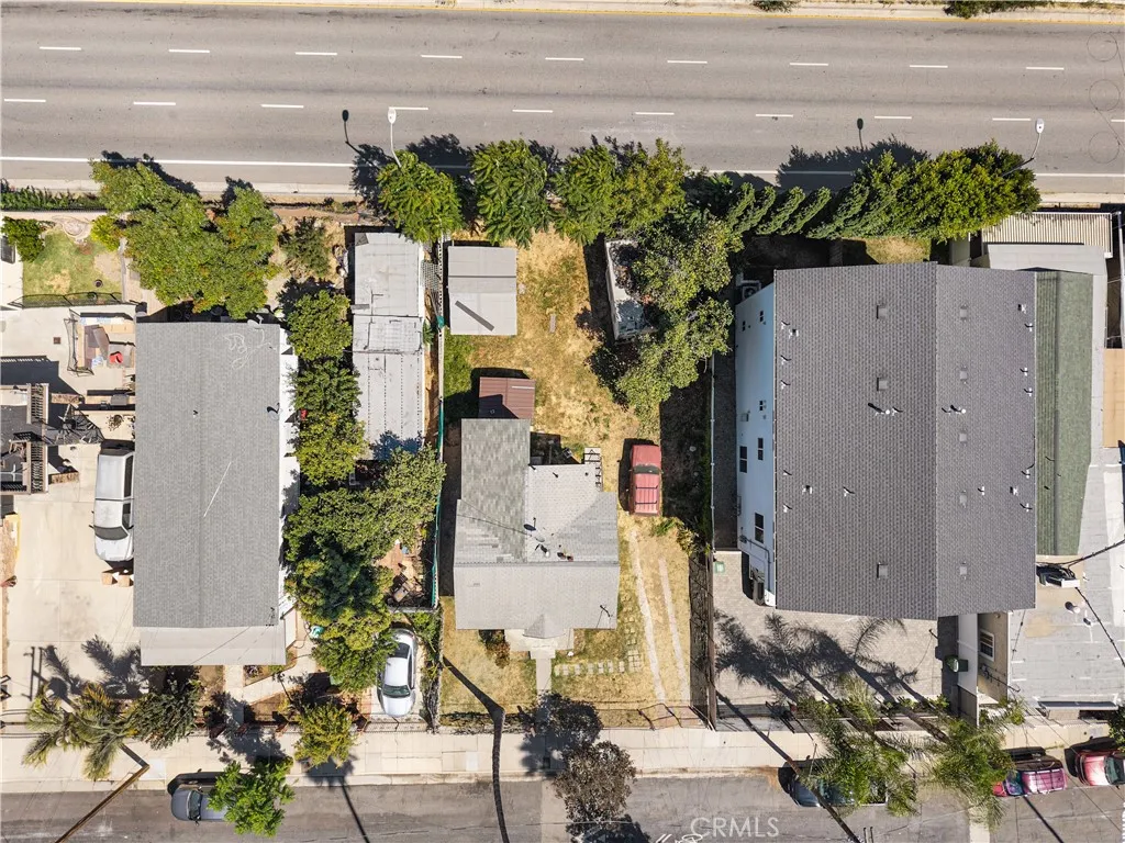 main property photo 23