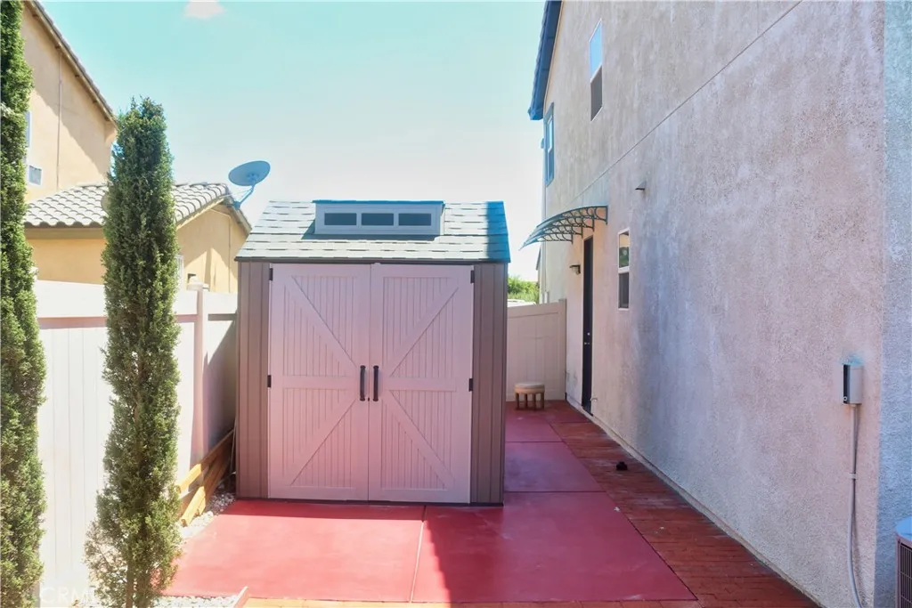 main property photo 45