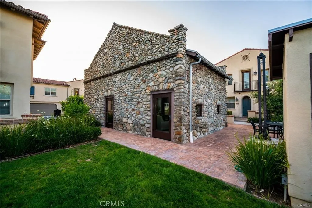 main property photo 25