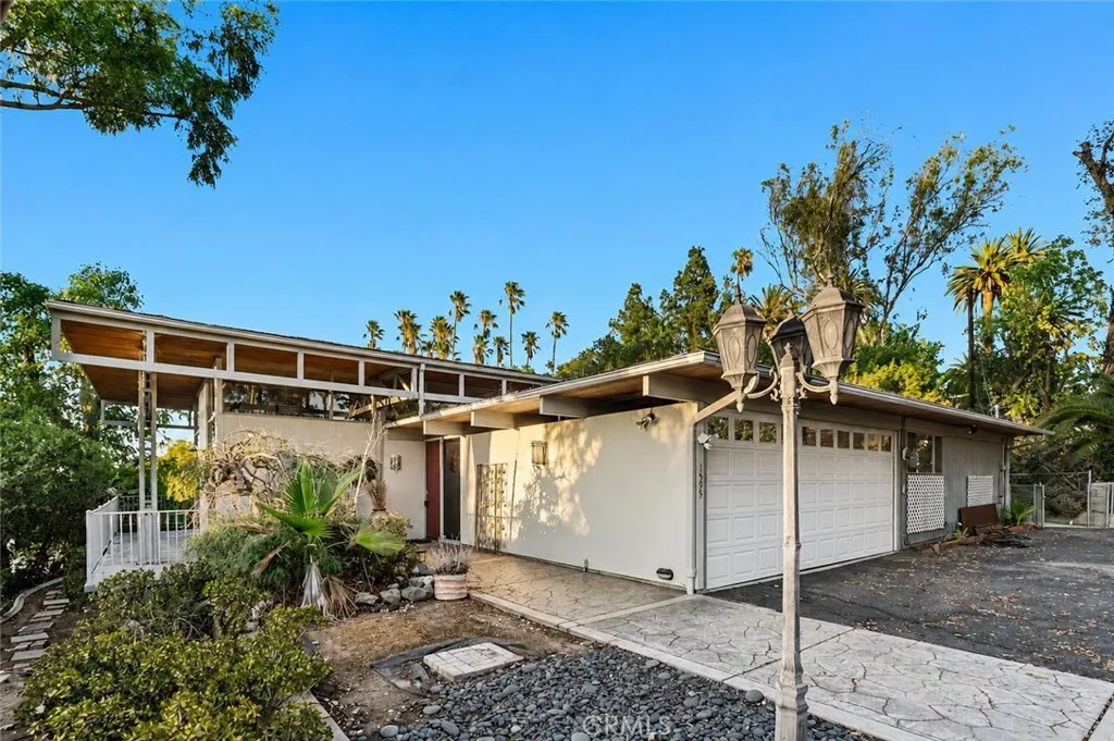 main property photo 58
