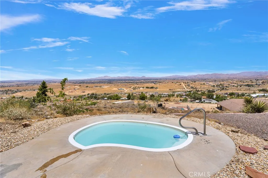 main property photo 40