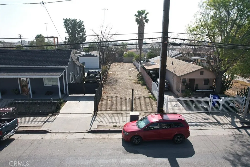 main property photo 9
