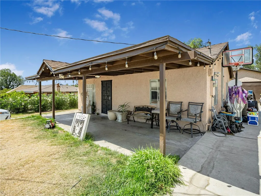 main property photo 28