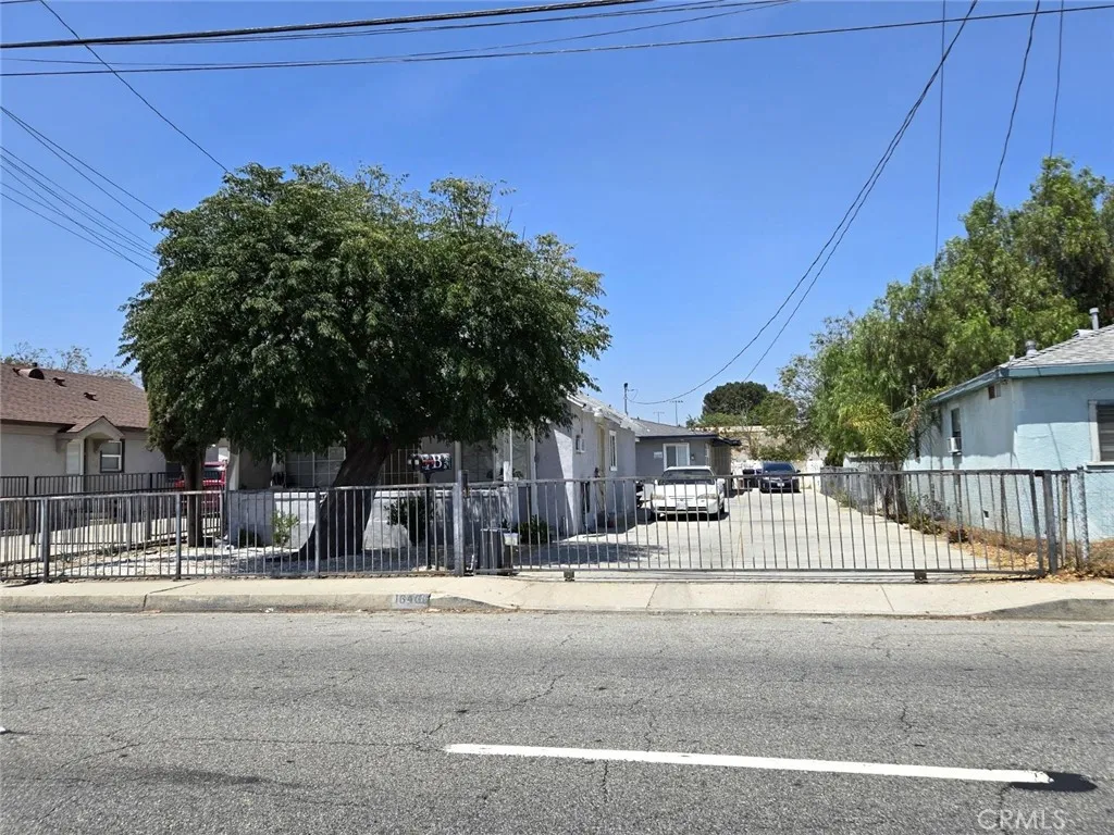 main property photo 17