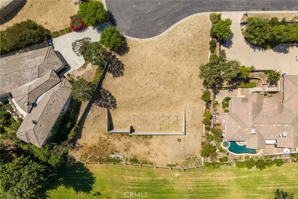 main property photo 19