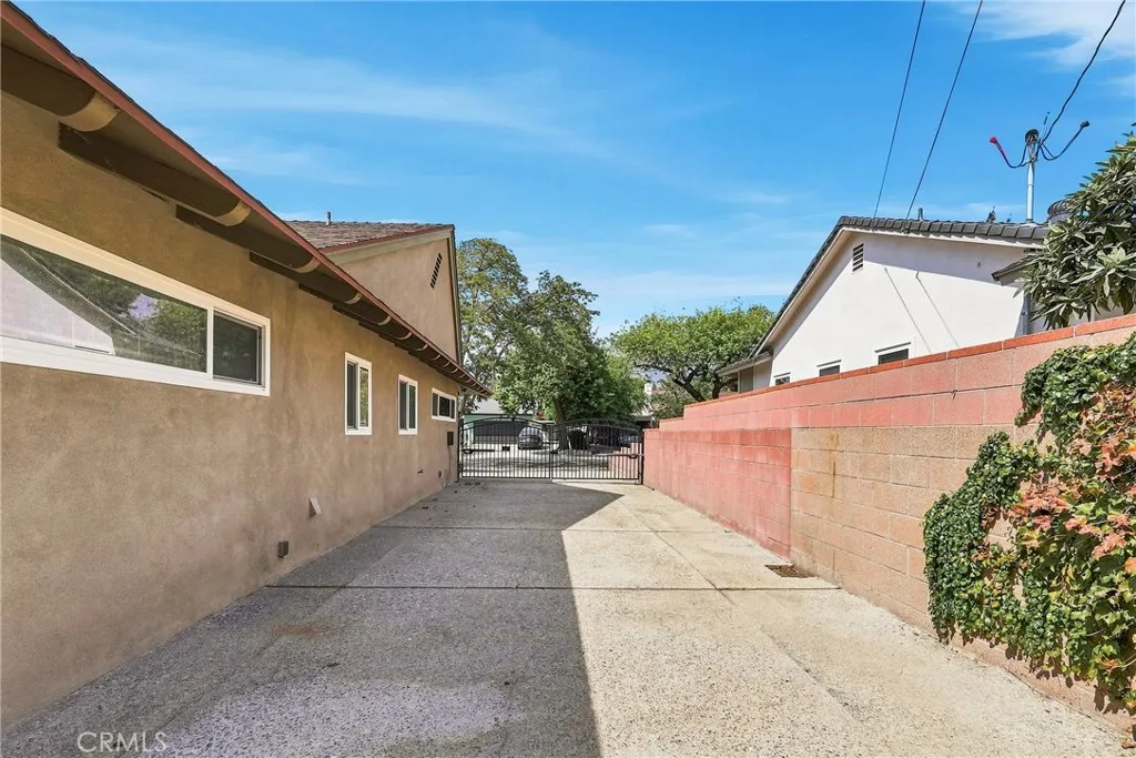 main property photo 68