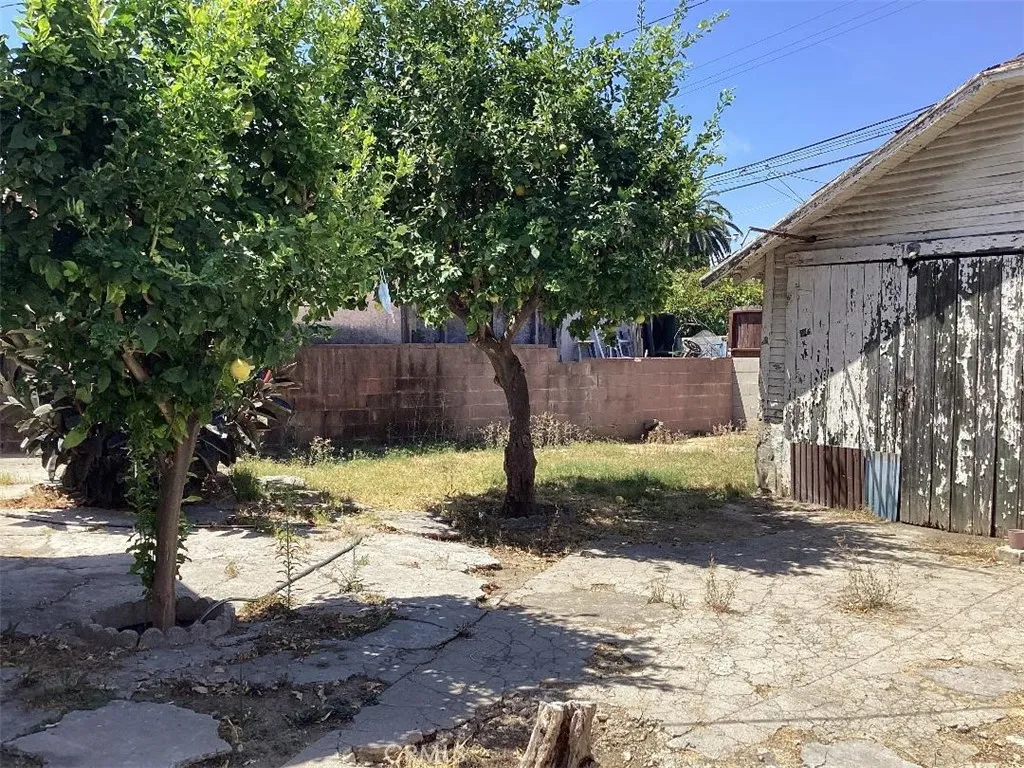 main property photo 16