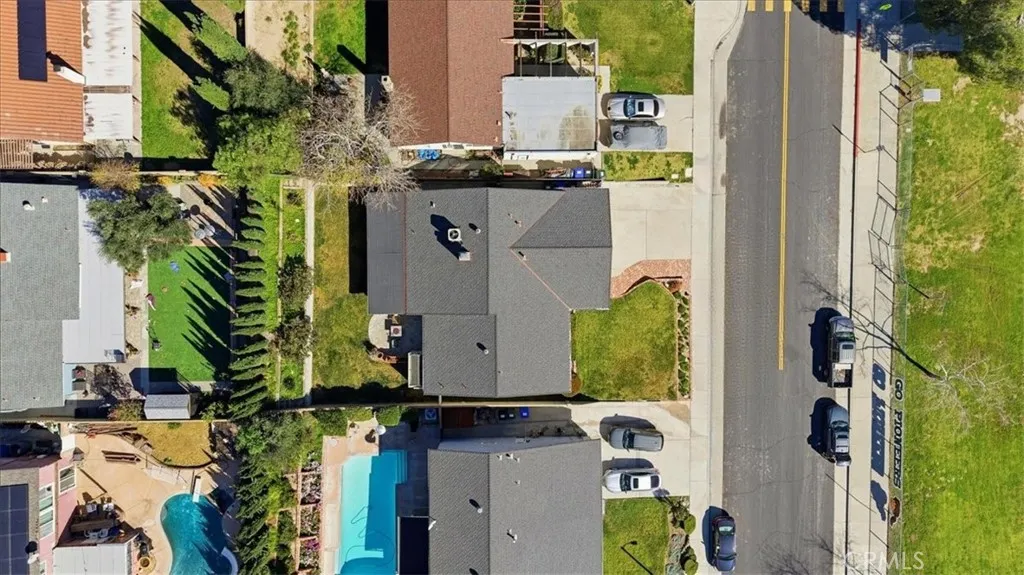 main property photo 30