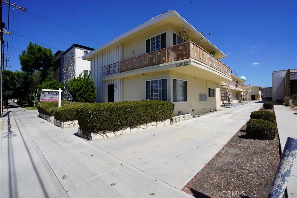 main property photo 35