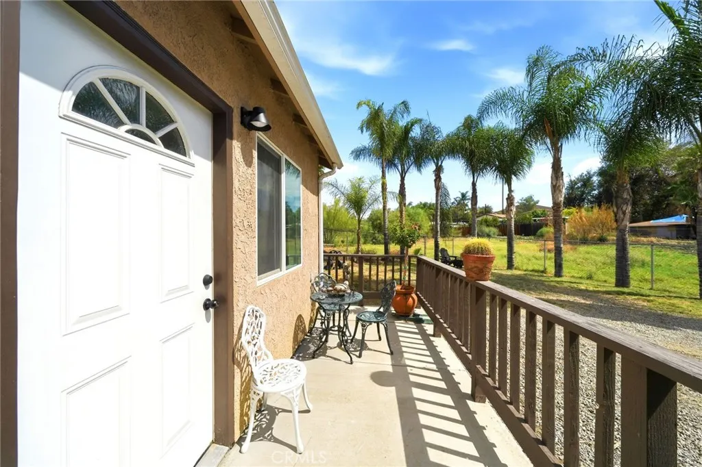 main property photo 28