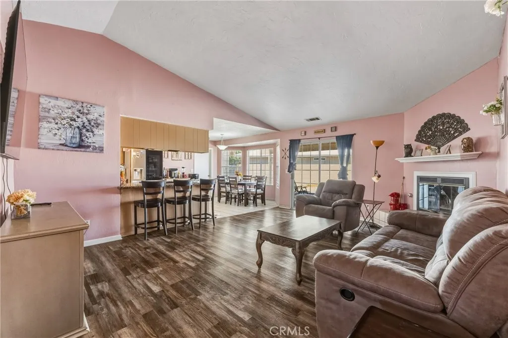 main property photo 4