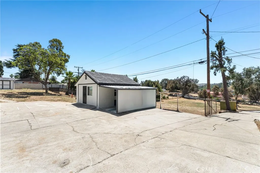 main property photo 26