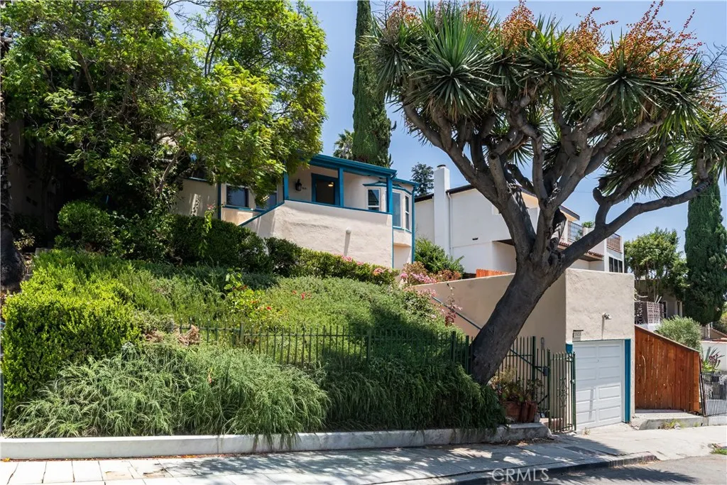 main property photo 10