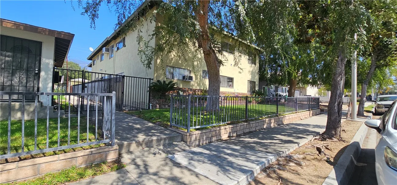 main property photo 9