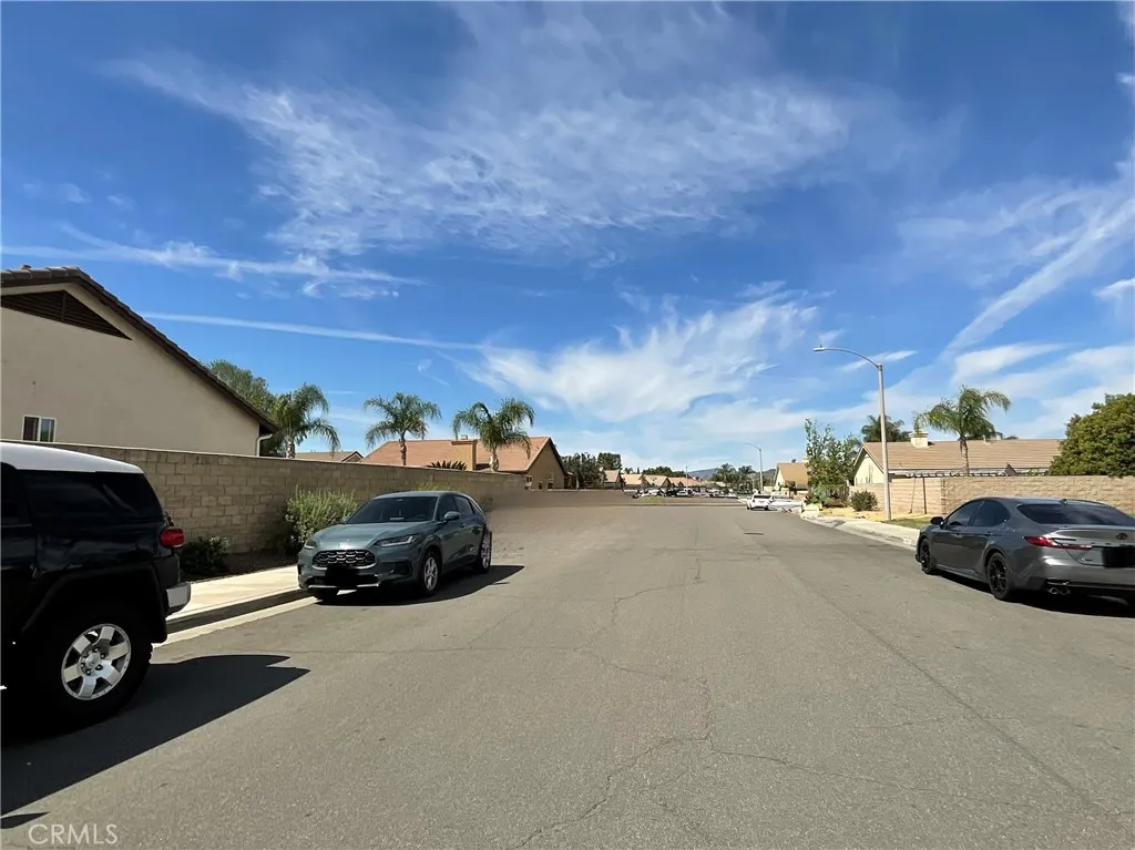 main property photo 28