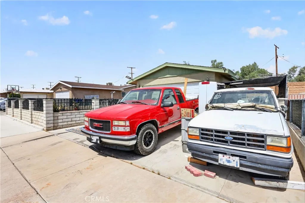 main property photo 6